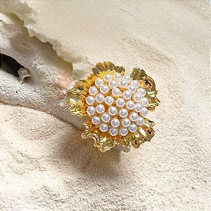 Broche Magnético Coral com Mini Pérolas – 5,5 cm